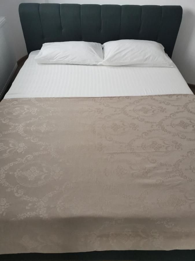 Michael Apartment Galati  Luaran gambar