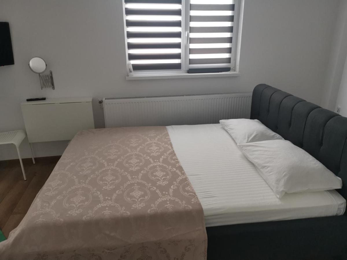 Michael Apartment Galati  Luaran gambar