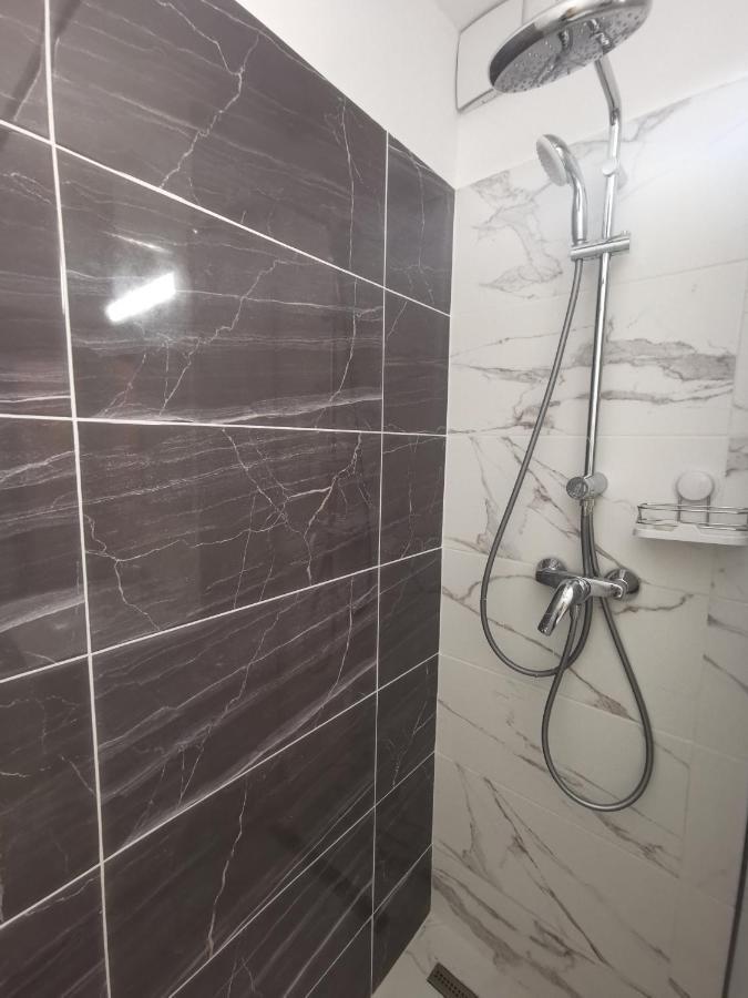 Michael Apartment Galati  Luaran gambar